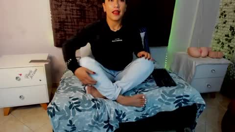 Snapshot of thyra_coral chatting on April 7, 2026, 3:29 am thyra coral online show from April 7, 2026, 3:29 am