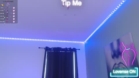 Snapshot of tiabellaxxx chatting on September 18, 2025, 8:33 pm Tia Bella online show from September 18, 2025, 8:33 pm