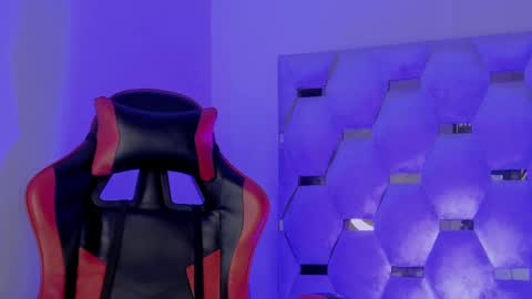 tiago_xxx_ online show from October 24, 2025, 10:44 am