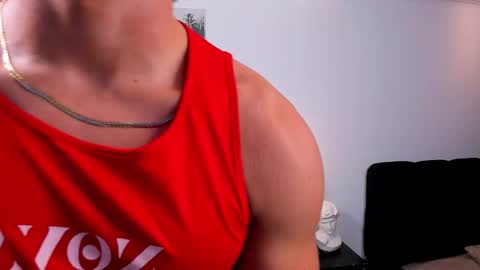 Snapshot of tian_brooks chatting on September 18, 2025, 4:36 am Tian Brooks online show from September 18, 2025, 4:36 am