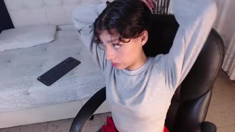 LIA online show from December 22, 2025, 2:25 pm