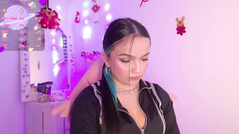 Tiana Le online show from December 3, 2025, 11:47 pm