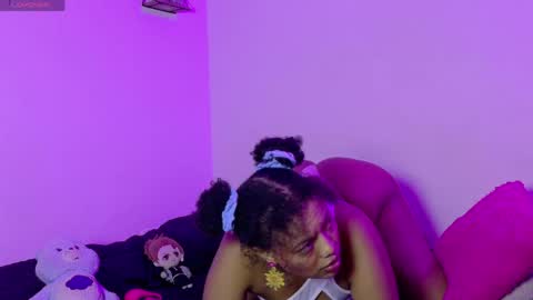 Snapshot of tiannarodriguez chatting on May 3, 2026, 1:22 am Mel online show from May 3, 2026, 1:22 am