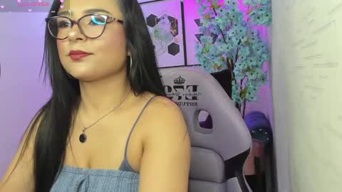 Snapshot of tiara_r chatting on February 1, 2026, 11:53 am Tiara online show from February 1, 2026, 11:53 am