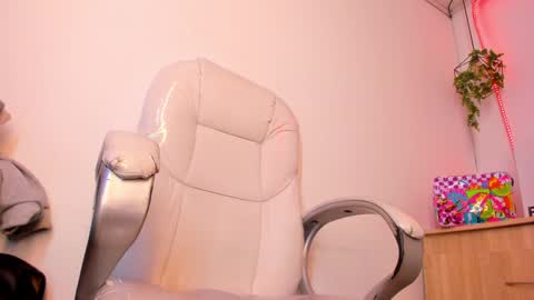 Tiarha online show from December 30, 2024, 7:48 am