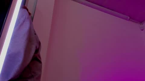 Tiarha online show from February 9, 2025, 5:19 am