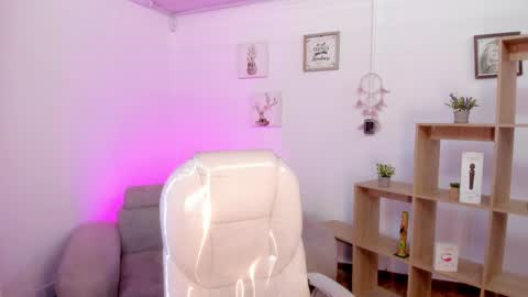 Tiarha online show from February 18, 2025, 7:43 am