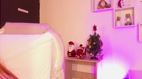 Tiarha online show from December 2, 2025, 4:18 am