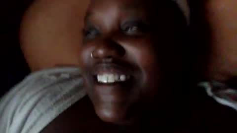 Snapshot of tierrahenri chatting on December 10, 2024, 3:12 pm Tierra Henri online show from December 10, 2024, 3:12 pm