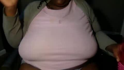 Snapshot of tierrahenri chatting on January 19, 2025, 5:18 pm Tierra Henri online show from January 19, 2025, 5:18 pm