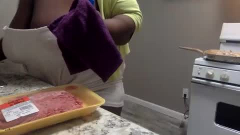 Snapshot of tierrahenri chatting on January 24, 2025, 9:05 pm Tierra Henri online show from January 24, 2025, 9:05 pm