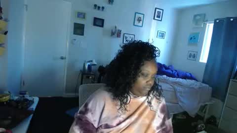 Snapshot of tierrahenri chatting on October 18, 2025, 4:52 pm Tierra Henri online show from October 18, 2025, 4:52 pm