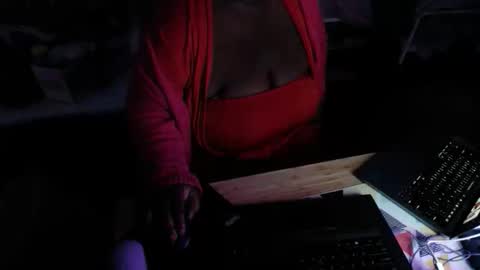 Snapshot of tierrahenri chatting on November 24, 2025, 11:54 am Tierra Henri online show from November 24, 2025, 11:54 am