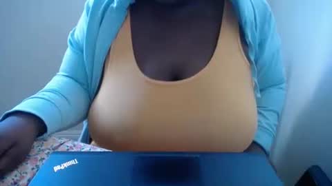 Snapshot of tierrahenri chatting on January 11, 2026, 4:45 pm Tierra Henri online show from January 11, 2026, 4:45 pm