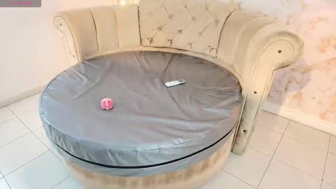 Tifani brown online show from February 12, 2026, 11:38 am