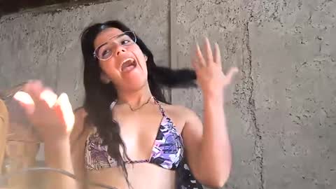 Tifany online show from March 9, 2025, 8:42 pm