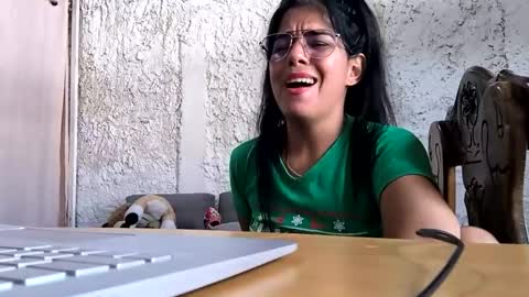 Tifany online show from March 11, 2025, 3:02 pm