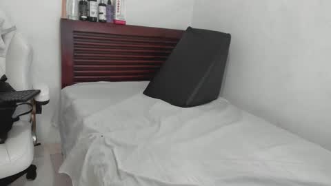 tifanymonroehot online show from October 28, 2025, 11:14 am