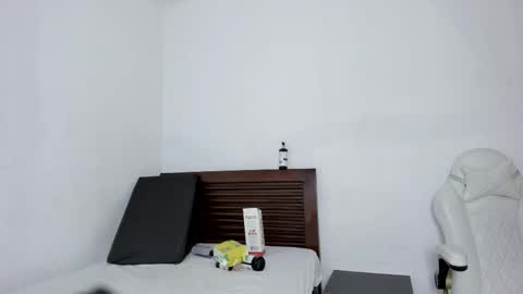 tifanymonroehot online show from November 3, 2025, 11:22 am