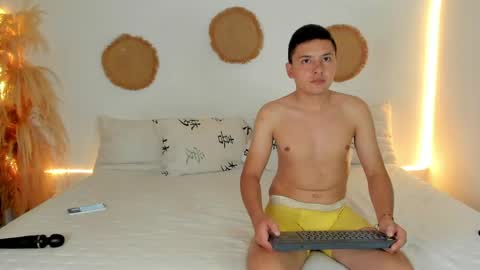 tifanyrossii online show from May 8, 2026, 1:22 am