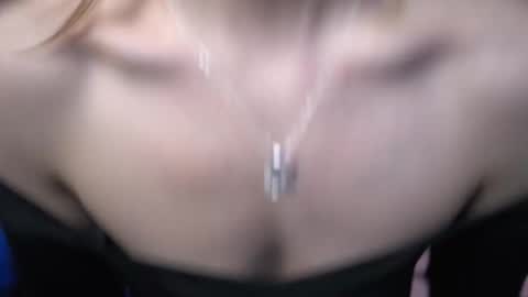 Snapshot of tiff001 chatting on November 3, 2025, 9:05 pm Tiffany online show from November 3, 2025, 9:05 pm