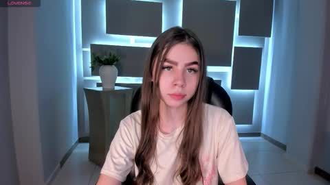 Tiffanny Sins online show from November 8, 2025, 3:39 am