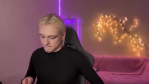 Snapshot of tiffany2005 chatting on November 4, 2025, 11:20 am Amira online show from November 4, 2025, 11:20 am