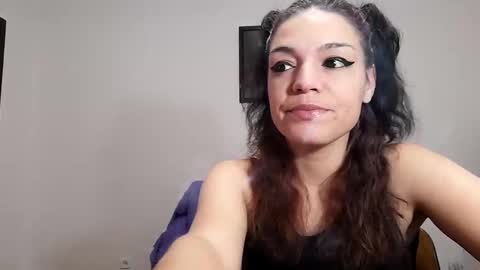 Snapshot of tiffany_chloe chatting on February 26, 2025, 9:16 pm Tiffany online show from February 26, 2025, 9:16 pm