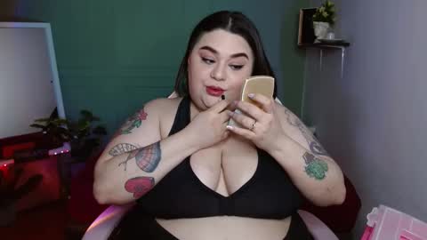 Snapshot of tiffany_laurens chatting on December 29, 2024, 6:56 am dont forget ask for custom vids online show from December 29, 2024, 6:56 am