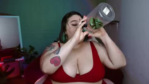 Snapshot of tiffany_laurens chatting on January 12, 2025, 4:00 am dont forget ask for custom vids online show from January 12, 2025, 4:00 am