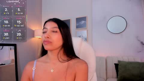 Snapshot of tiffany_low chatting on November 20, 2025, 12:27 pm tiffany_low online show from November 20, 2025, 12:27 pm