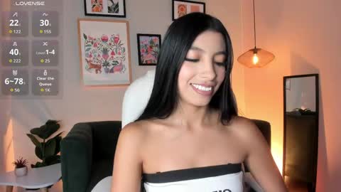 tiffany_low online show from May 29, 2026, 4:27 pm