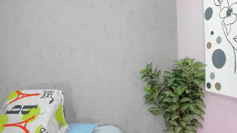 tiffany_mendez online show from December 15, 2025, 12:09 pm