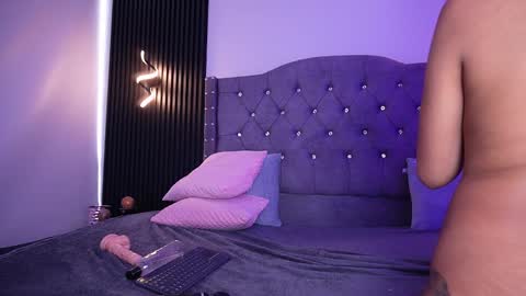 tiffany_sander online show from November 23, 2025, 5:13 pm