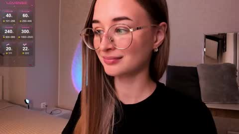 Tiffany online show from October 28, 2025, 1:14 pm