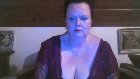 TiffanyMature online show from April 9, 2026, 8:25 pm