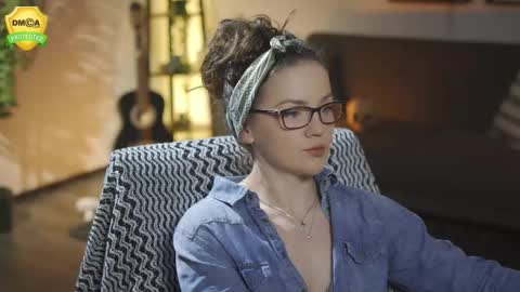 tiffanyriox online show from March 19, 2026, 12:47 am