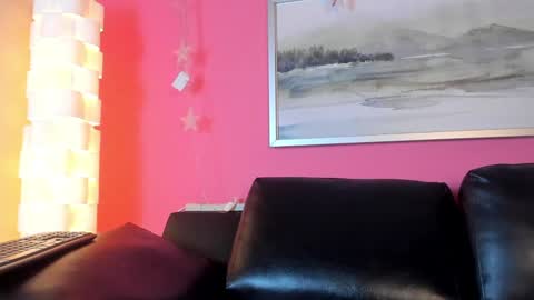 Stefany Suarez online show from January 24, 2025, 4:39 pm