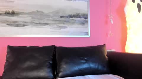 Stefany Suarez online show from October 9, 2025, 8:51 pm