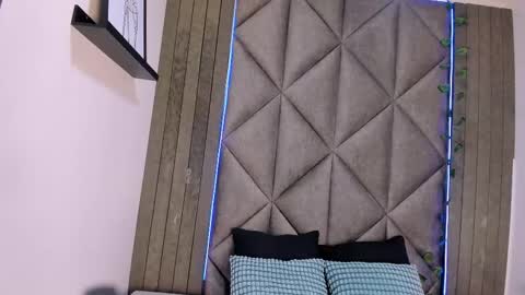 Tiffany  online show from November 1, 2025, 8:00 pm