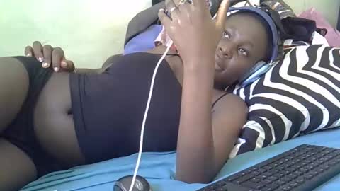 Snapshot of tight_pussie chatting on March 12, 2026, 12:11 pm tight_pussie online show from March 12, 2026, 12:11 pm