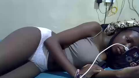 Snapshot of tight_pussie chatting on March 13, 2026, 7:48 am tight_pussie online show from March 13, 2026, 7:48 am