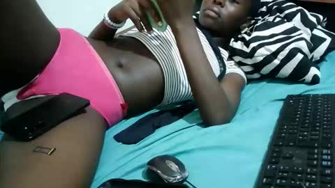 Snapshot of tight_pussie chatting on April 14, 2026, 11:27 am tight_pussie online show from April 14, 2026, 11:27 am