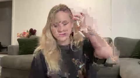 Lexi online show from June 11, 2026, 10:02 am