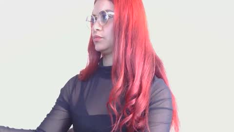 Snapshot of tiiny_emiily chatting on April 24, 2026, 4:09 pm TIINY Special show when it reaches 10000 flowers online show from April 24, 2026, 4:09 pm