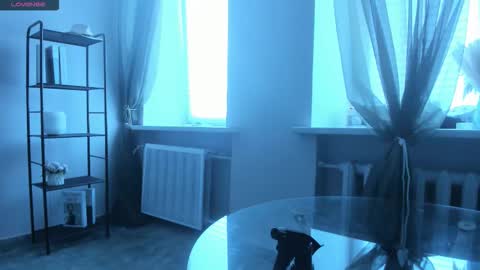 Snapshot of tilliecristello chatting on November 16, 2025, 7:14 am Elizabeth Elize online show from November 16, 2025, 7:14 am