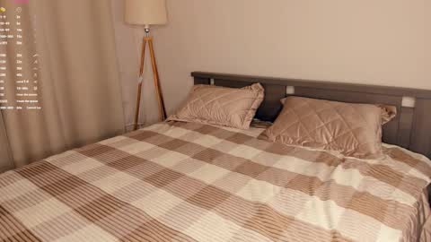 Snapshot of tilliecristello chatting on November 23, 2025, 12:38 pm Elizabeth Elize online show from November 23, 2025, 12:38 pm