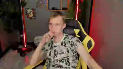 Snapshot of tim_blackk chatting on October 10, 2025, 9:03 pm Tim online show from October 10, 2025, 9:03 pm