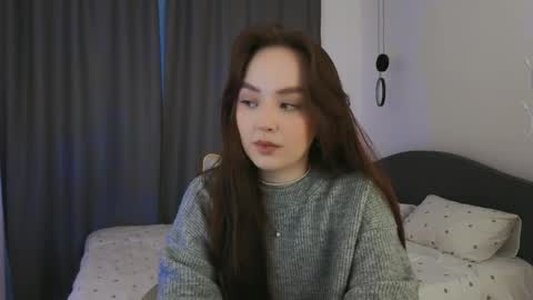 Mia online show from April 6, 2026, 1:34 pm