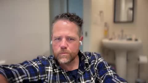 Snapshot of timjcali chatting on November 6, 2025, 9:26 pm Tim online show from November 6, 2025, 9:26 pm